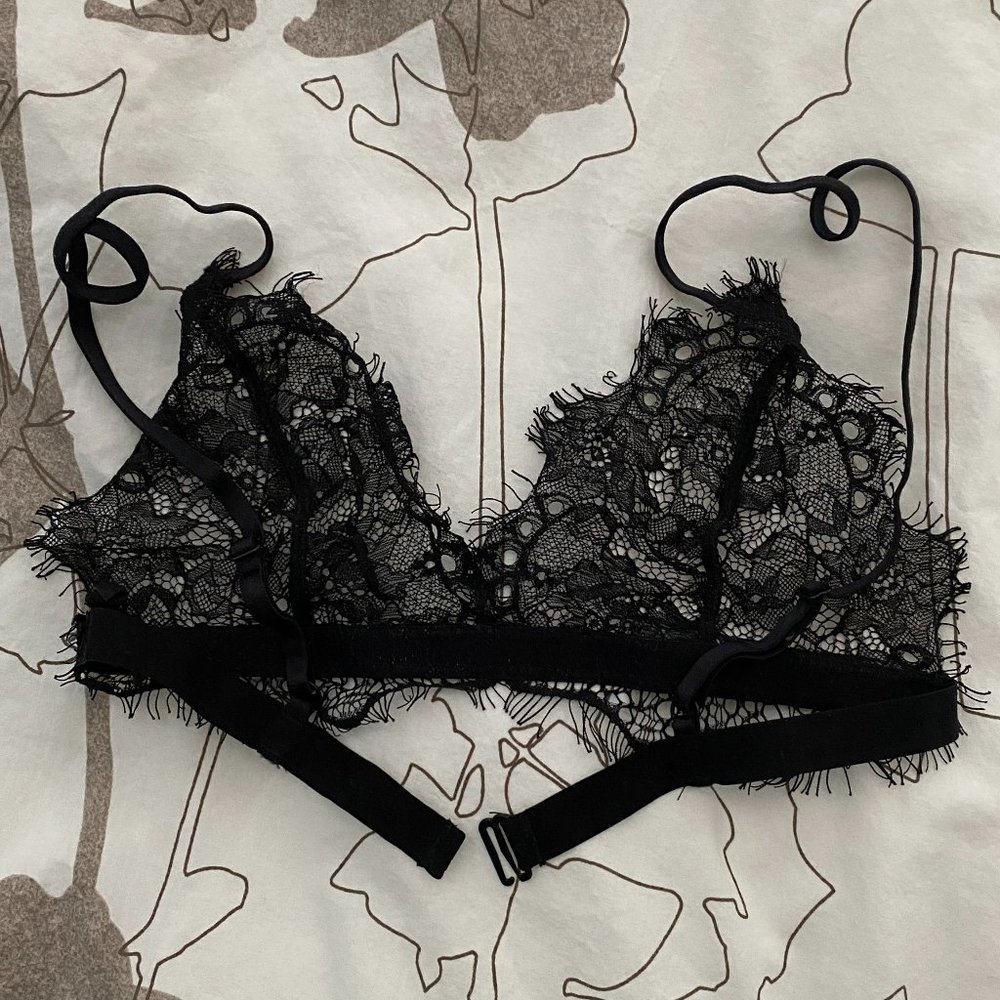 URBAN OUTFITTERS Lace Triangle Bralette Size S - Picture 2 of 5